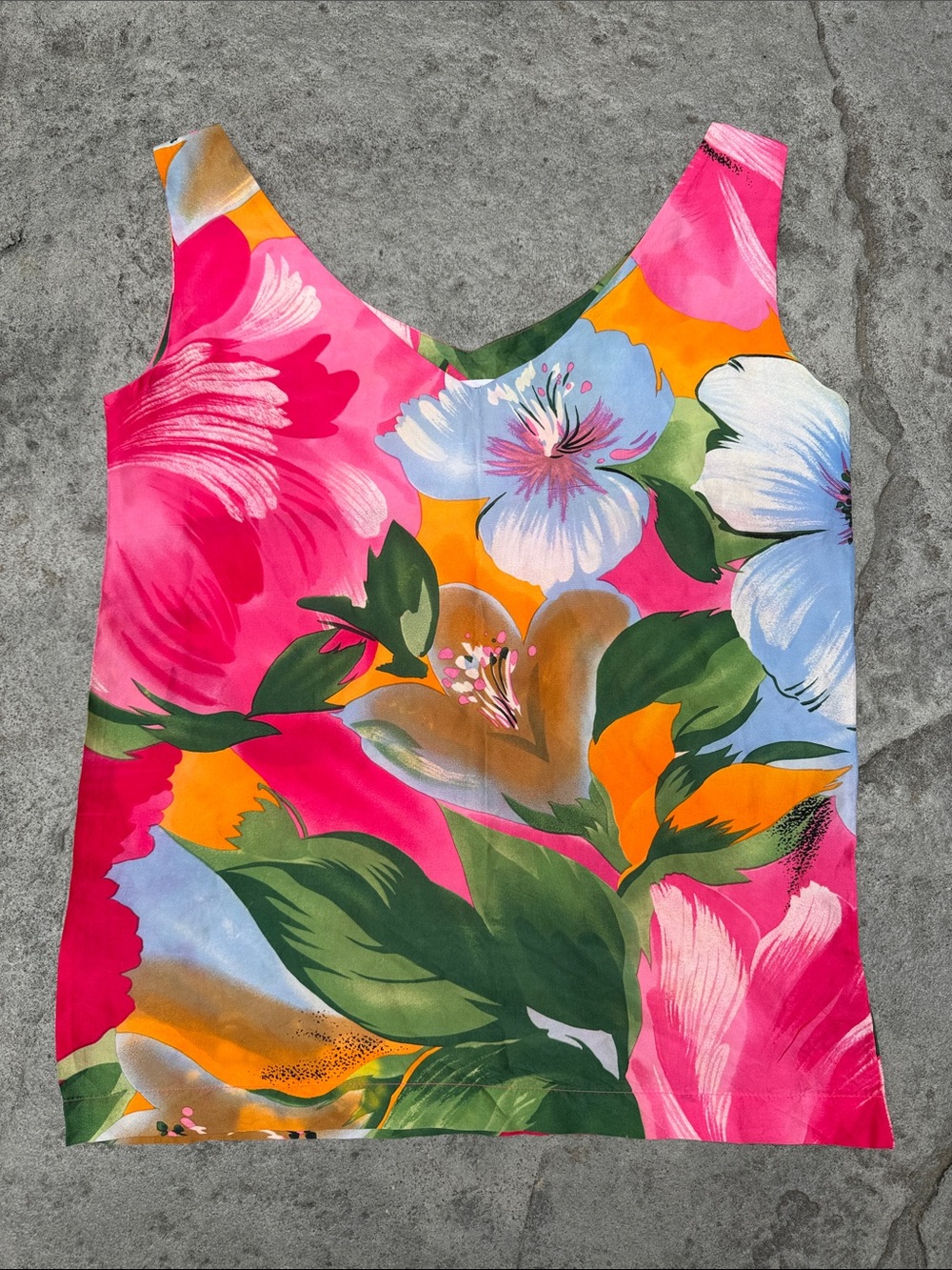 Express silk Vibrant Floral Scoop Neck Women’s Tank Top - Pink Multi